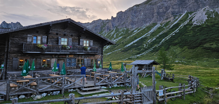 Dachstein Hutte runde